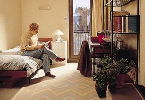 Student at youth hostel©Institut de Touraine Jugendherberge in Tours